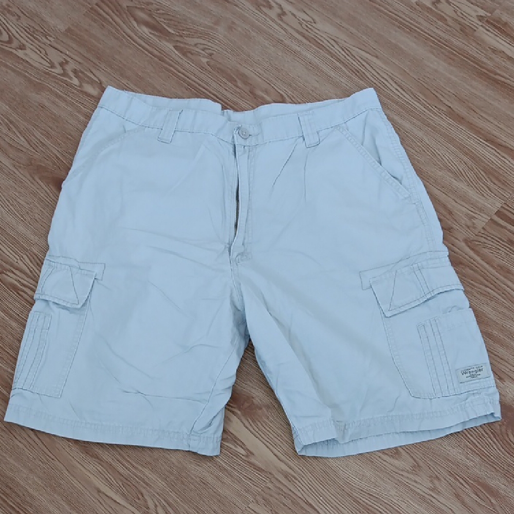 Wrangler Men's Size 36 Tan Cargo Shorts